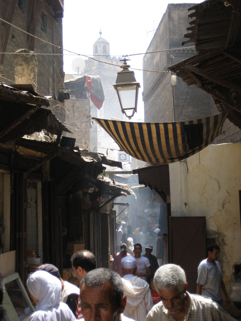 Rauchende Garküchen in Fès